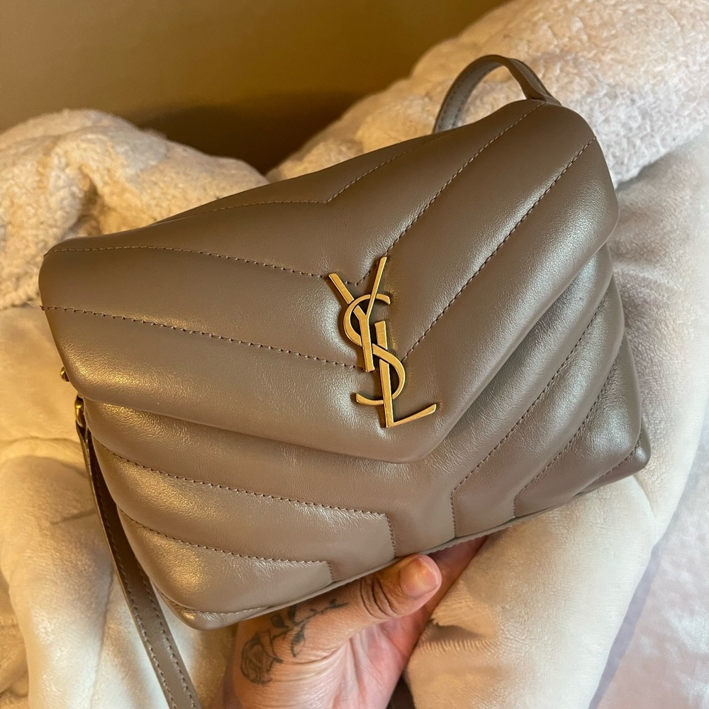 Yves Saint Laurent Loulou Toy Matelasse Calfskin Envelope Crossbody Bag
